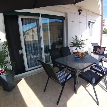 3 Bedroom Apartment With Terrace And Free Parking スプリト エクステリア 写真