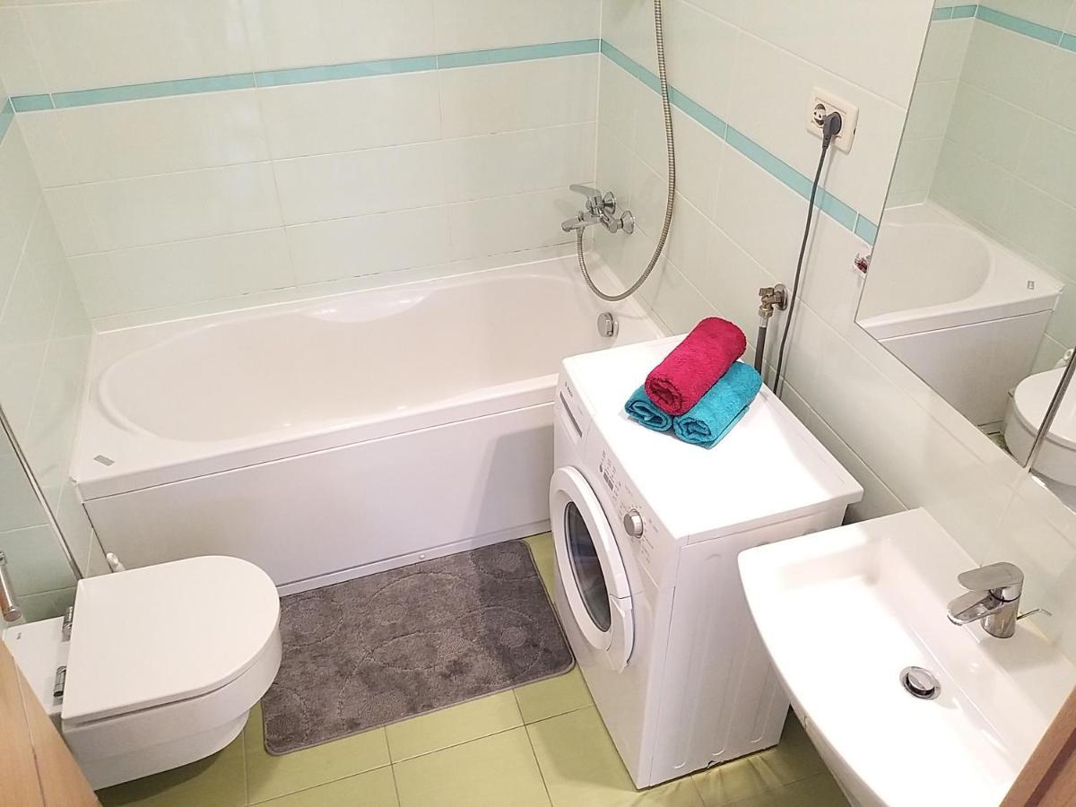 3 Bedroom Apartment With Terrace And Free Parking スプリト エクステリア 写真