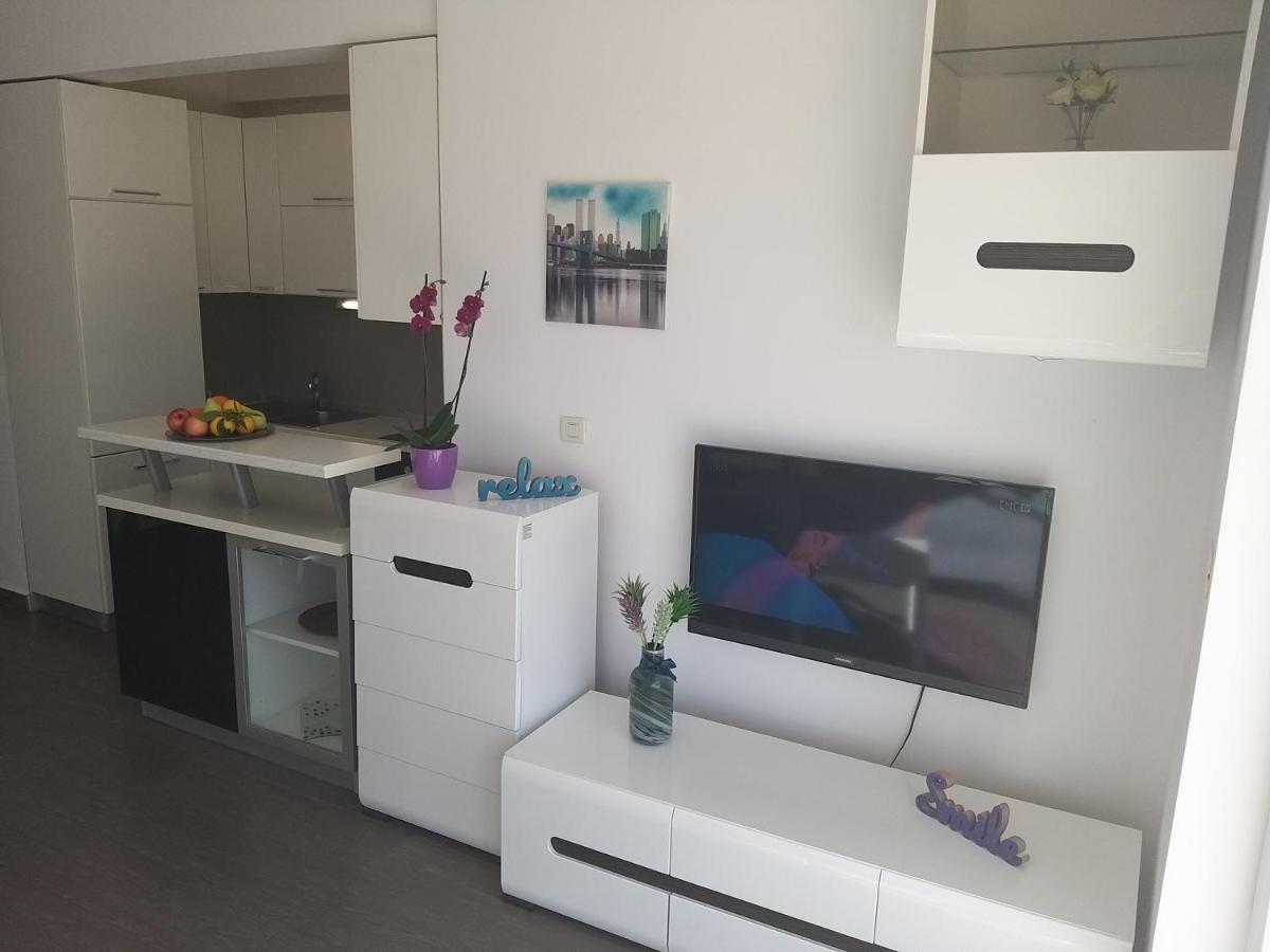 3 Bedroom Apartment With Terrace And Free Parking スプリト エクステリア 写真